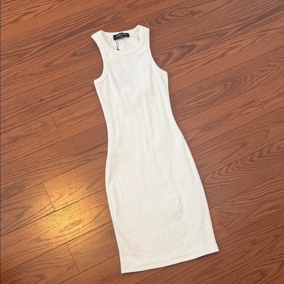 White Fox Boutique Dresses & Skirts - White Fox Boutique White Midi Dress